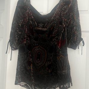 Alice and Olivia beautiful top